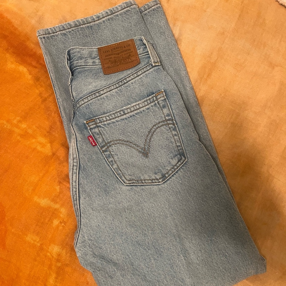 Levi’s Ribcage Straight Jeans, size 24